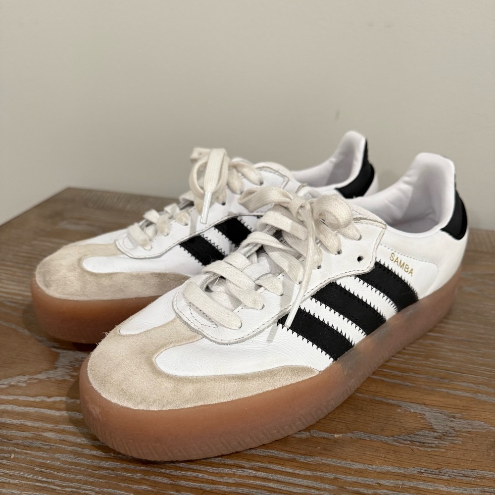 ‼️SOLD‼️Adidas Samba 
Women’s 8.5 but fit more like 9 or 9.5
Worn maybe 5 times